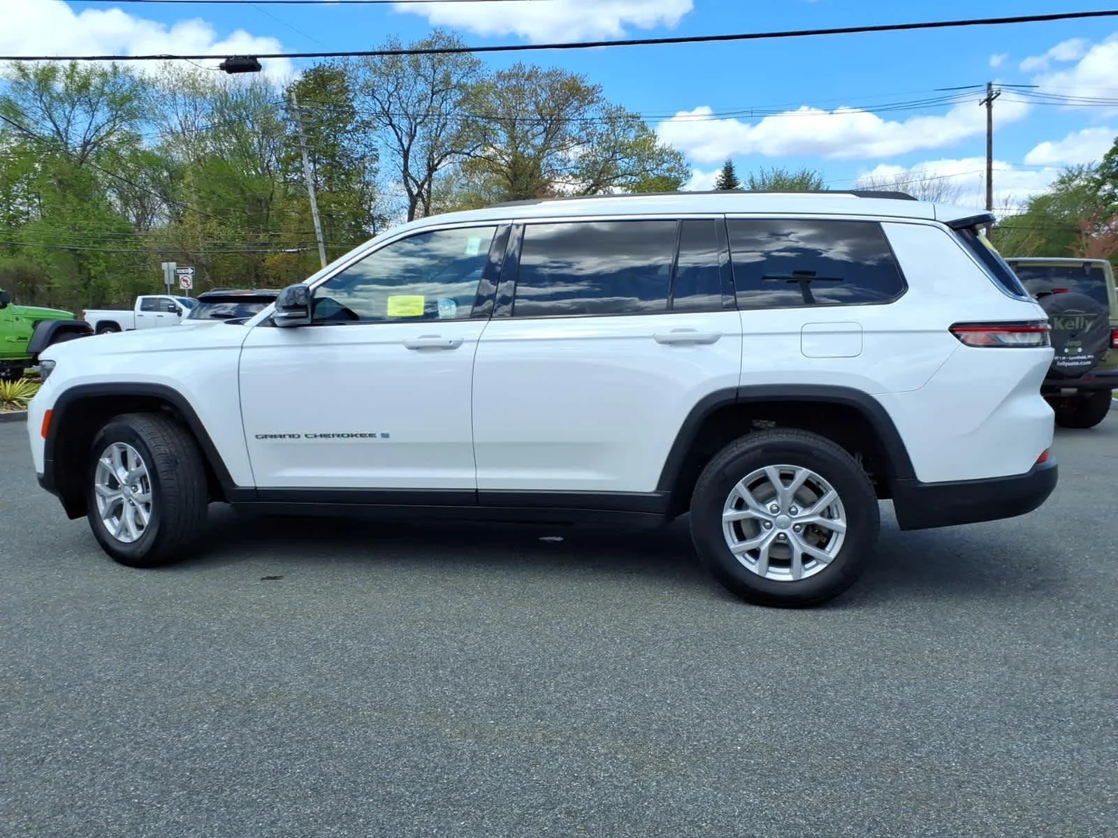 Certified Used 2023 Bright White Clearcoat Jeep Limited image 12