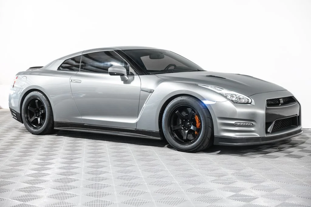 Used 2015 Silver Nissan Black Edition image 5
