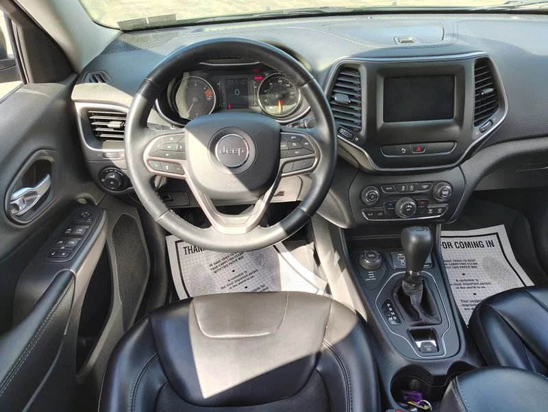 Used 2019 Green Jeep Latitude Plus image 21