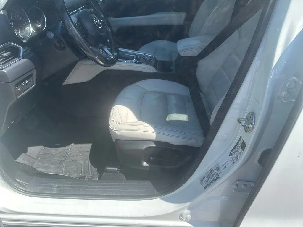 Used 2017 White Mazda Grand Touring image 9