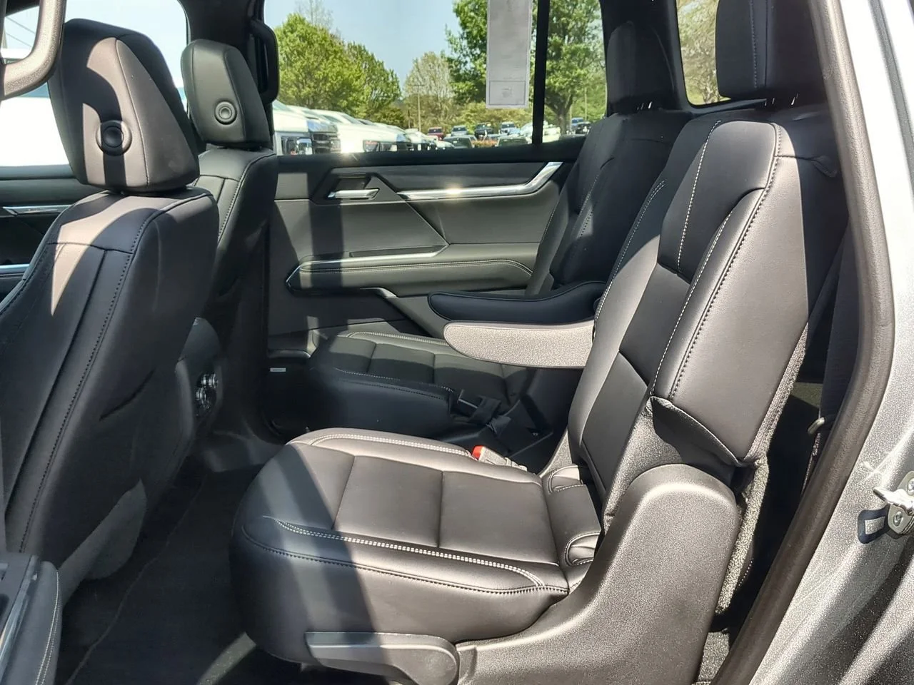 New 2026 Sterling Metallic GMC Elevation image 26