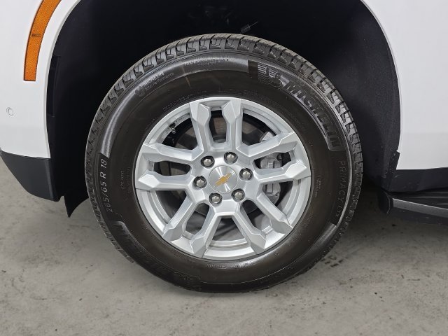 Used 2026 Summit White Chevrolet LT image 9