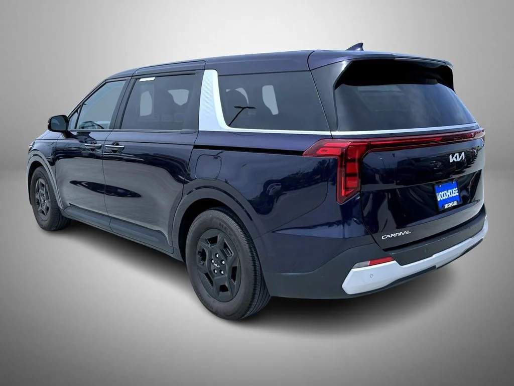Used 2025 Blue Kia LXS image 7