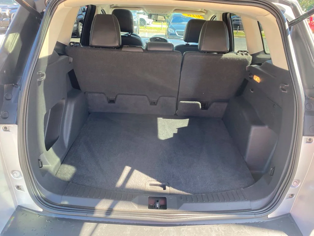 Used 2016 Silver Ford SE image 10
