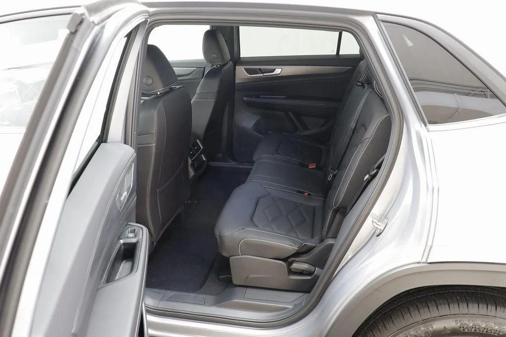 2026 Volkswagen Atlas Cross Sport SE - Photo 13