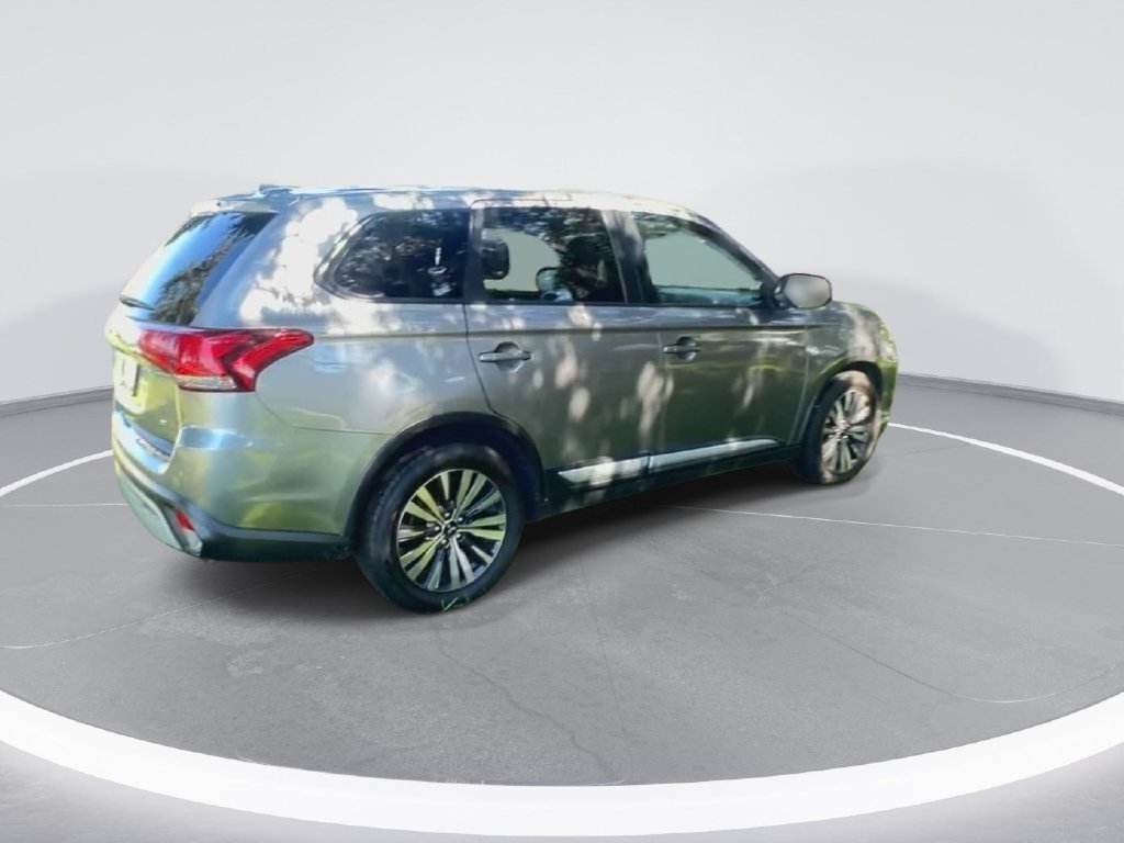 Used 2020  Mitsubishi SE image 8