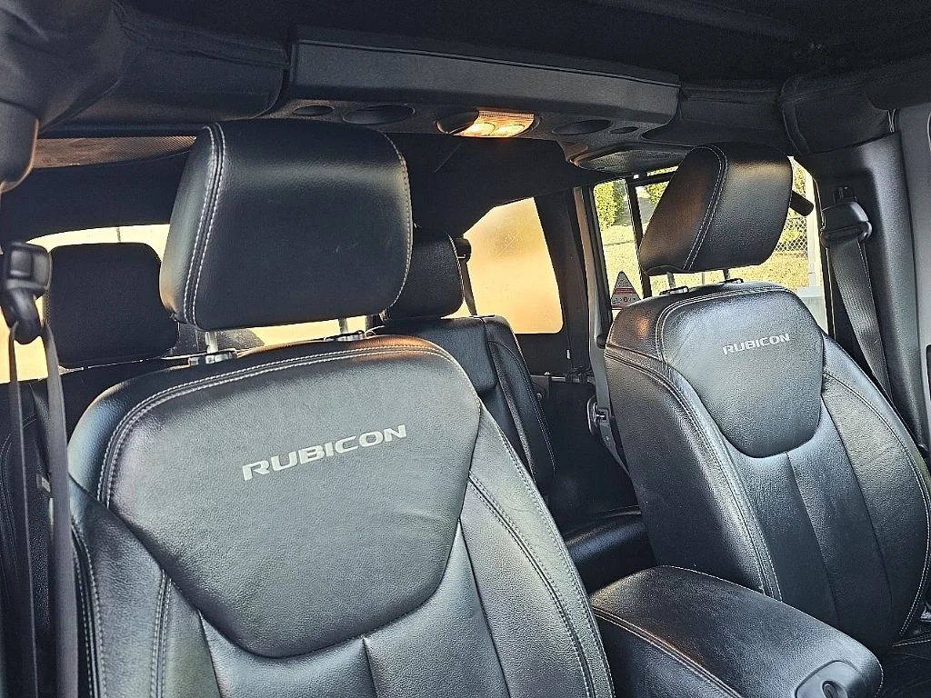 Used 2015 Silver Jeep Unlimited Rubicon image 16