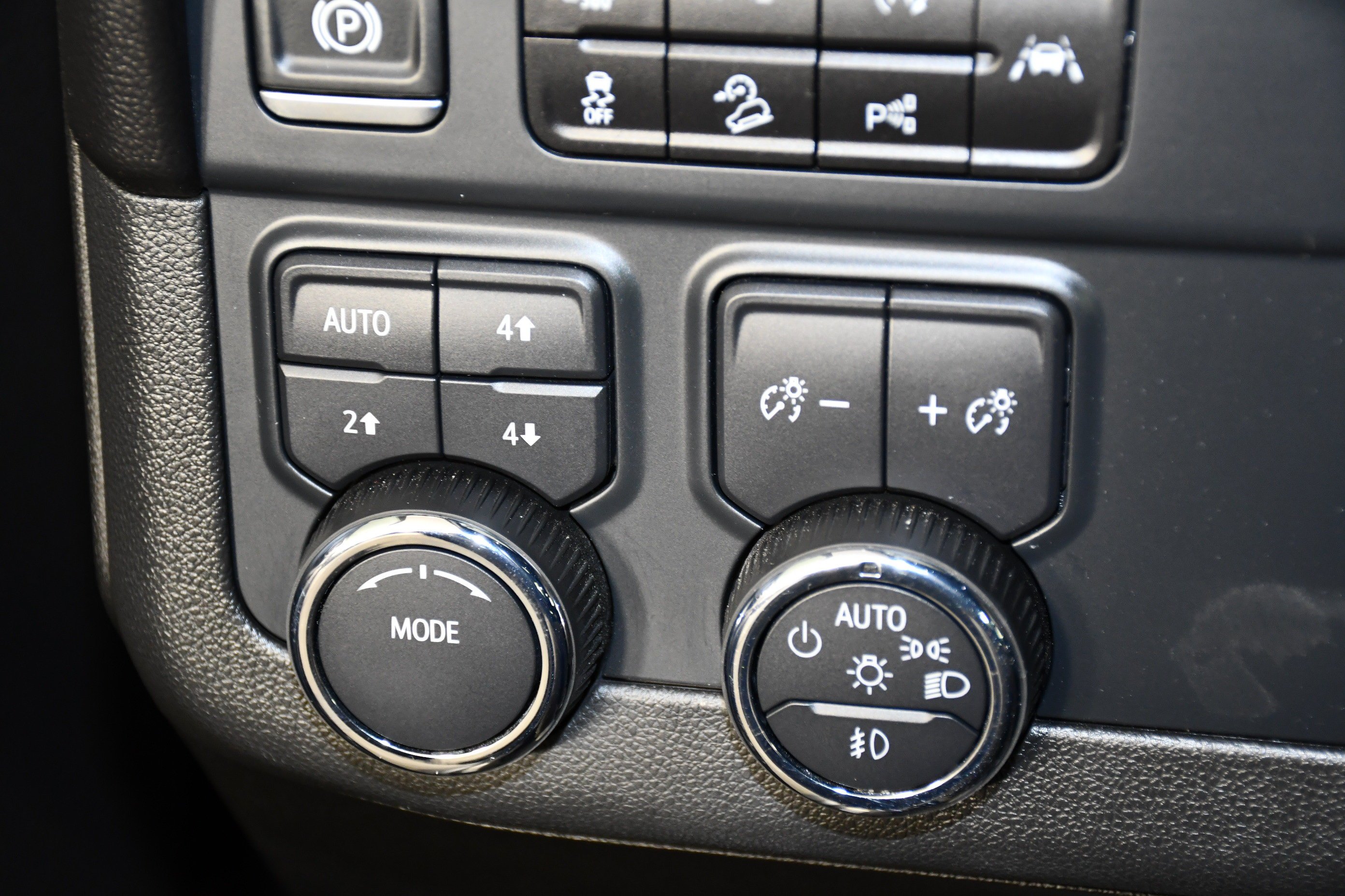Used 2025 Sterling Gray Metallic Chevrolet Z71 image 38