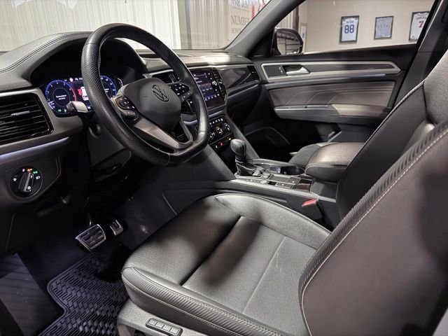 Used 2021 Black Volkswagen 3.6L V6 SEL R-Line image 8