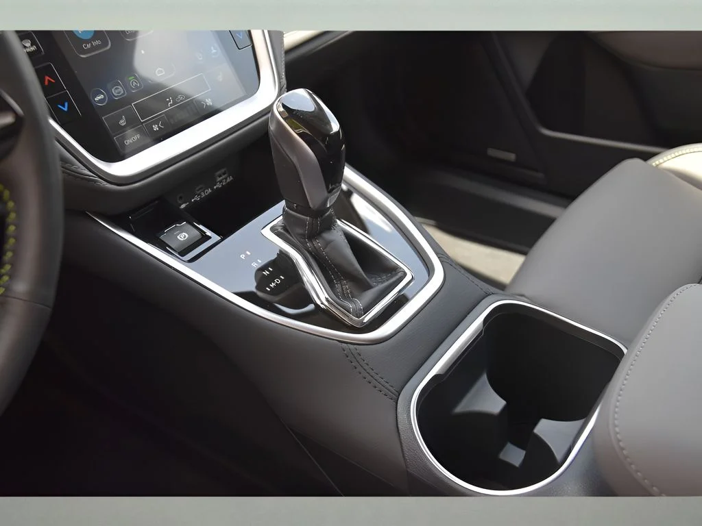 Used 2025 Autumn Green Metallic Subaru Onyx Edition image 36