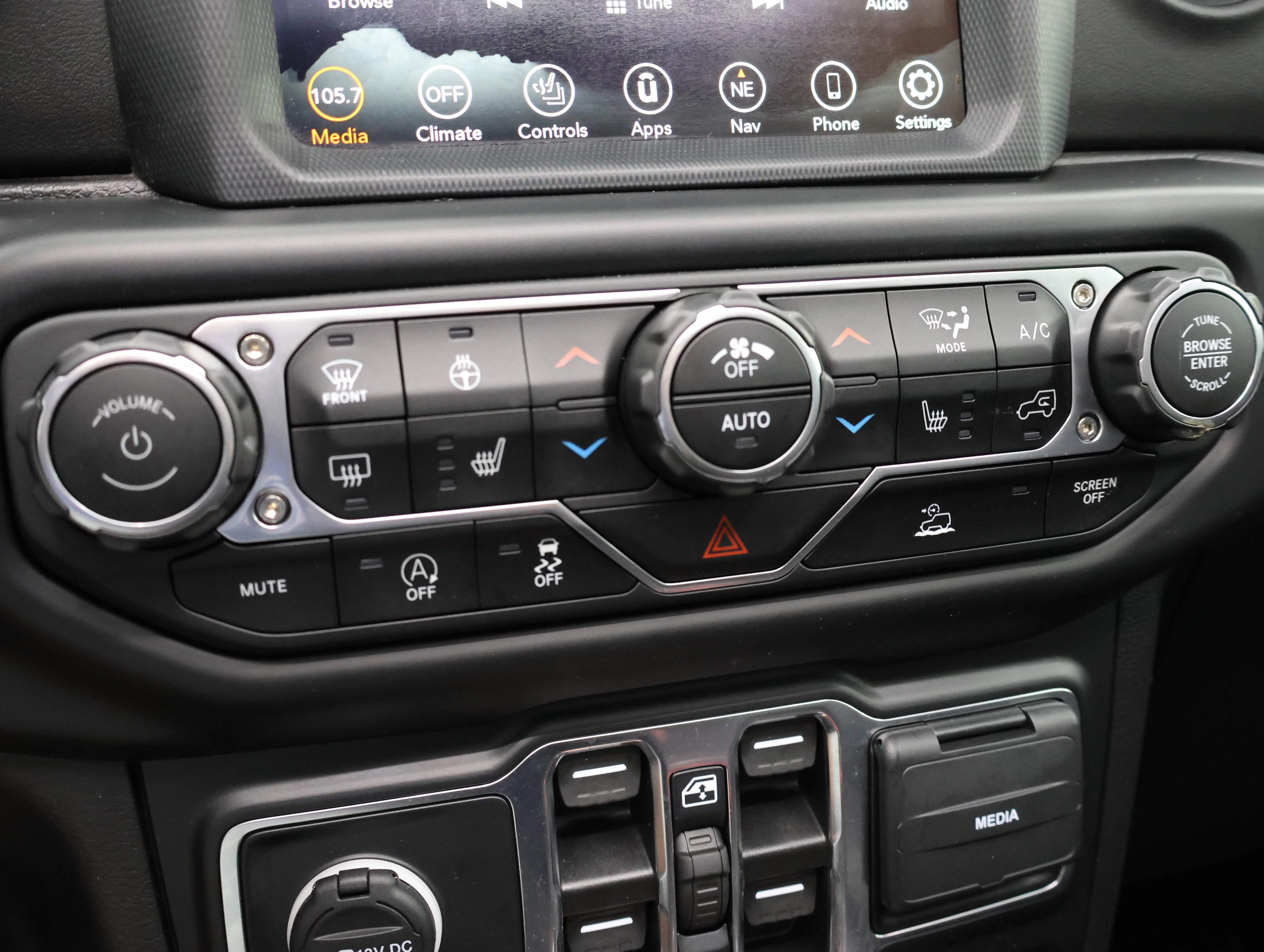 Used 2022 Hydro Blue Pearlcoat Jeep Unlimited Sahara image 45