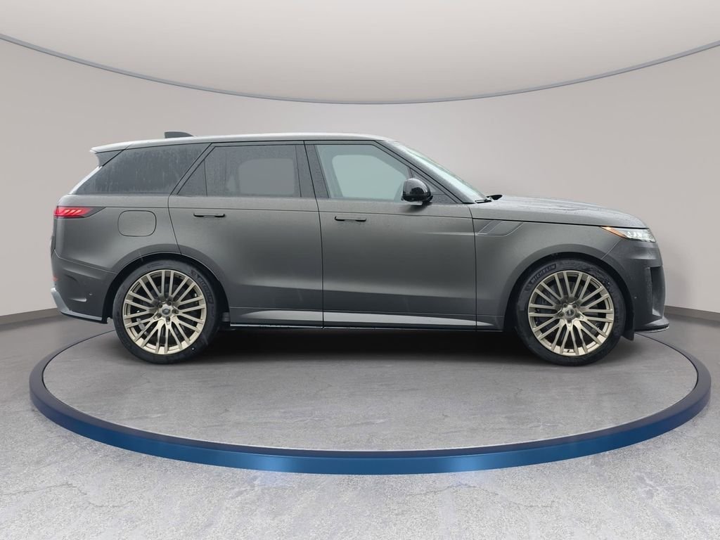 New 2025 Match-to-Sample Black in Satin finish LAND ROVER SV Edition Two image 4