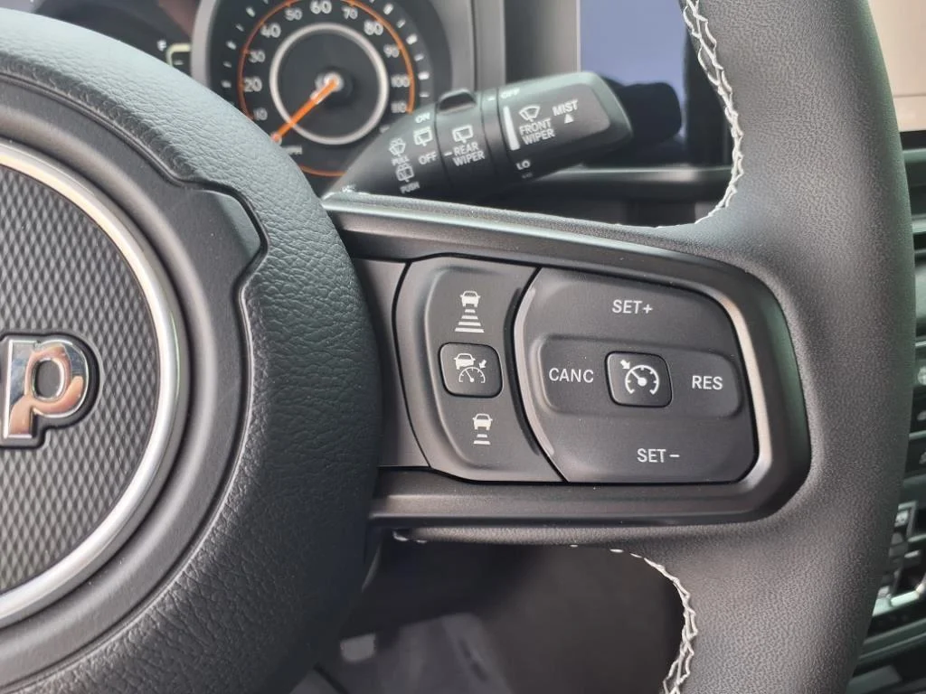 Used 2025 Black Clearcoat Jeep Sport S image 15