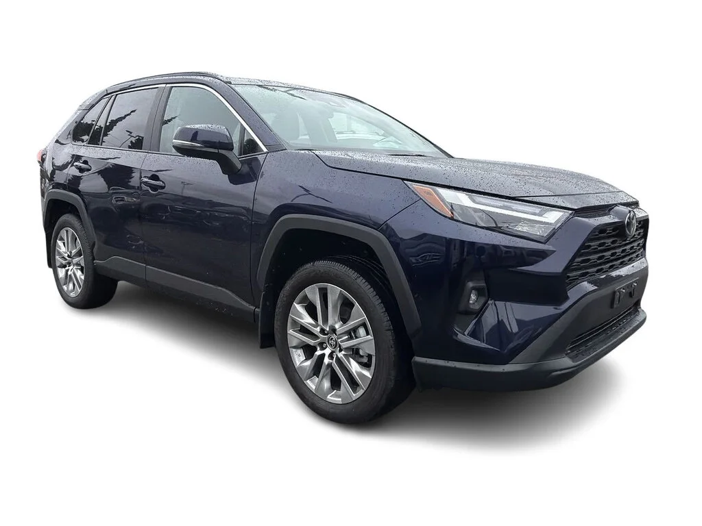 Used 2025 Blueprint Toyota XLE AWD Dilawri Certified   Local BC   1 OWNER image 17