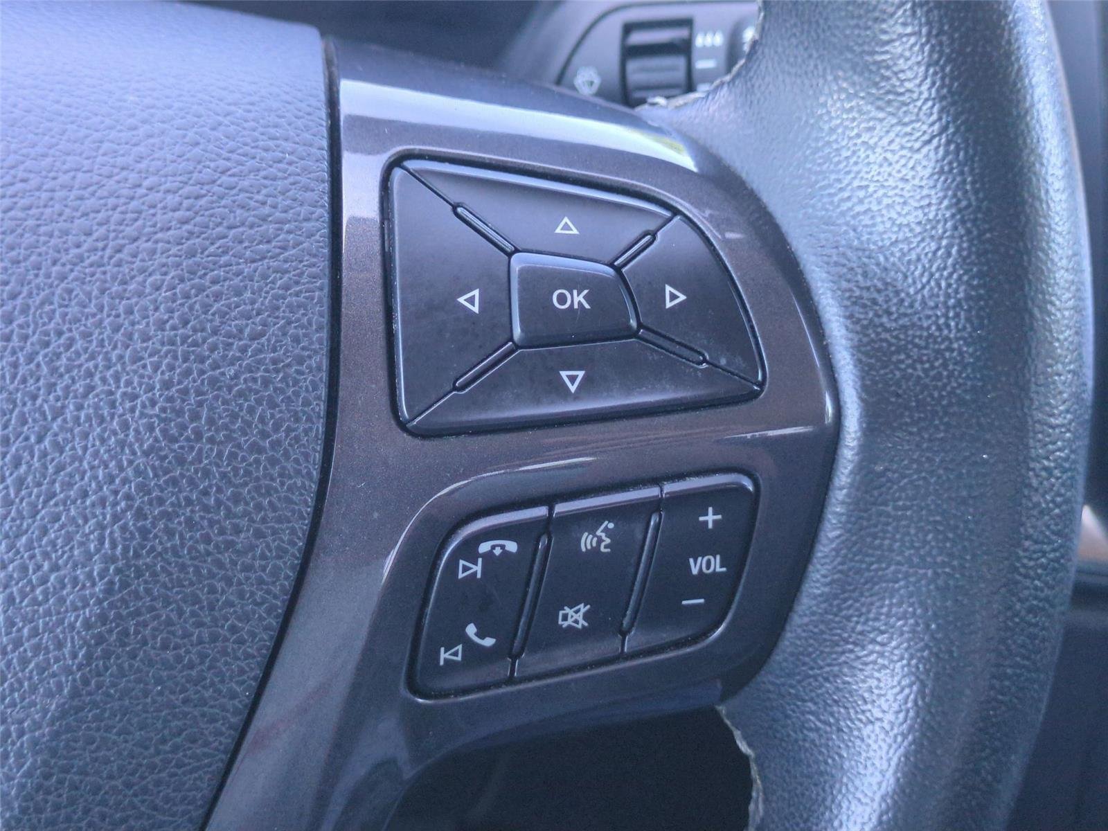 Used 2020 Iconic Silver Ford LARIAT image 21