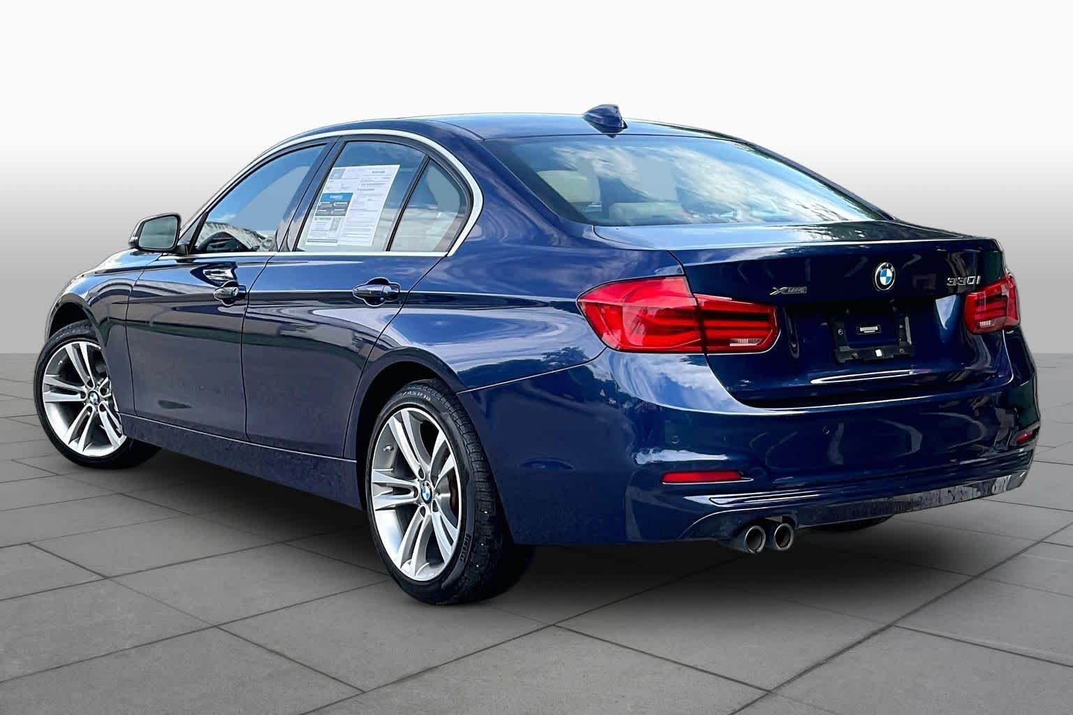 Used 2018 Mediterranean Blue Metallic BMW 330i xDrive image 11