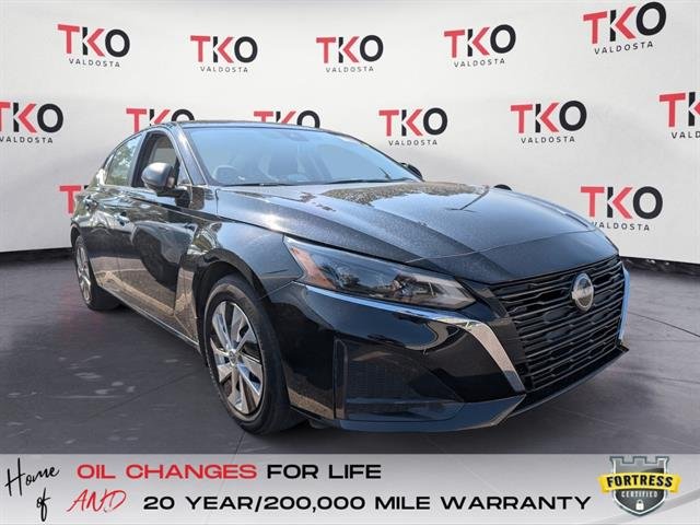 Used 2024  Nissan 2.5 S image 1