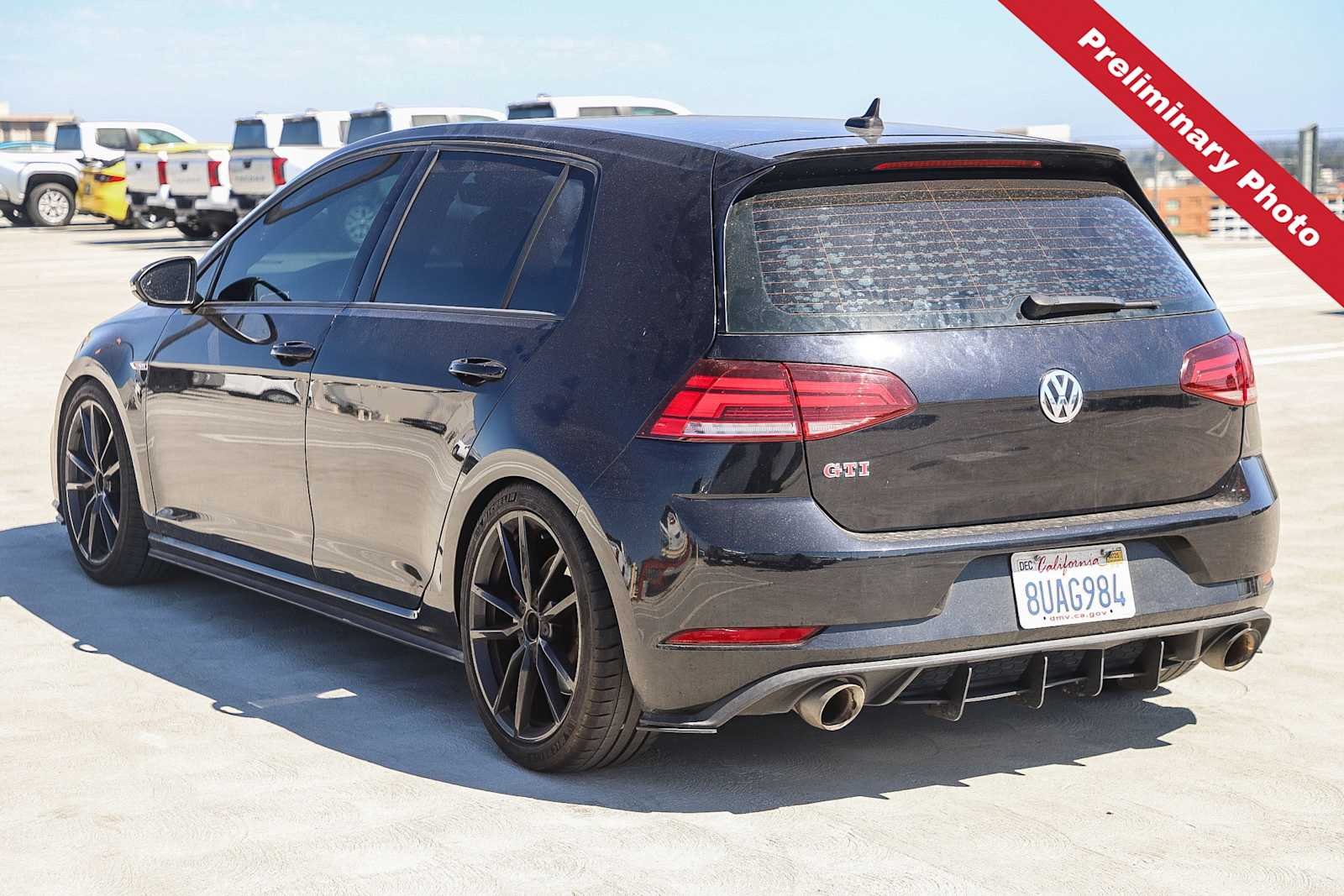 Used 2021 Black Volkswagen SE image 8