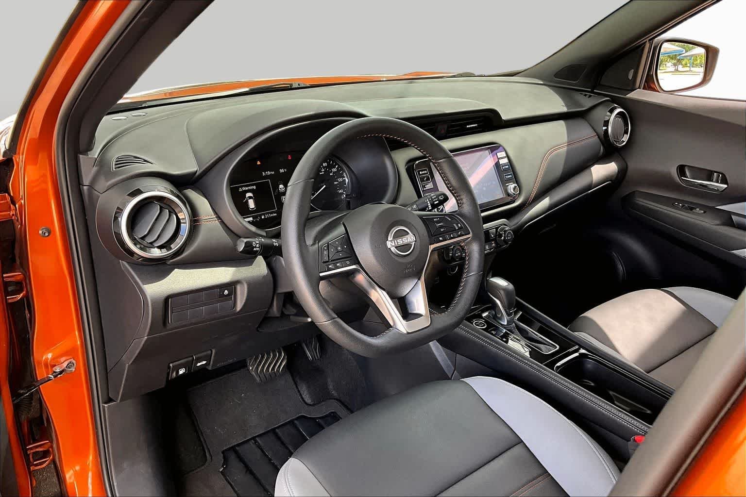 Used 2023 Super Black Nissan SR image 18