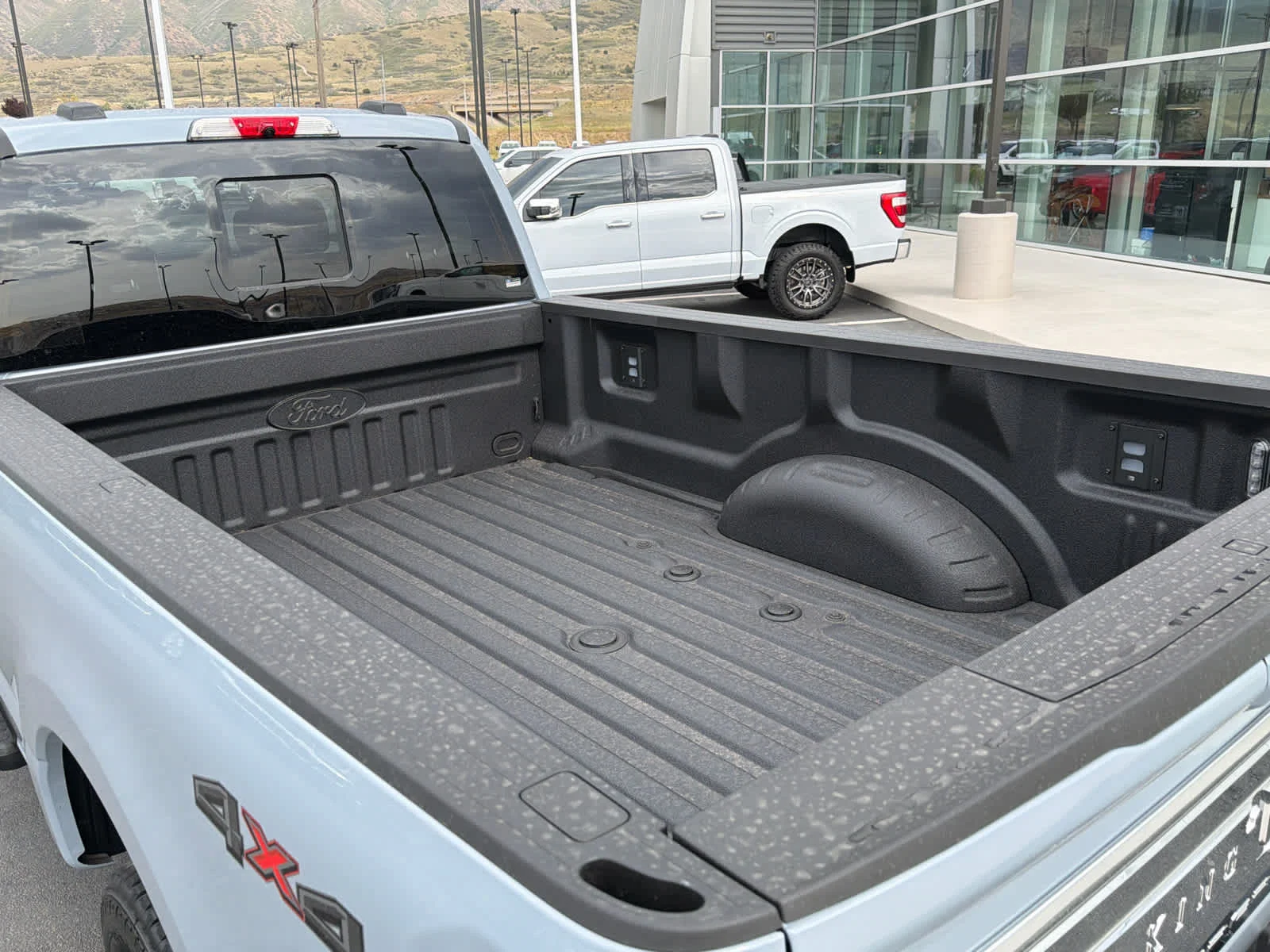 New 2026 Glacier Gray Metallic Tri-Coat Ford F-350® King Ranch® image 19
