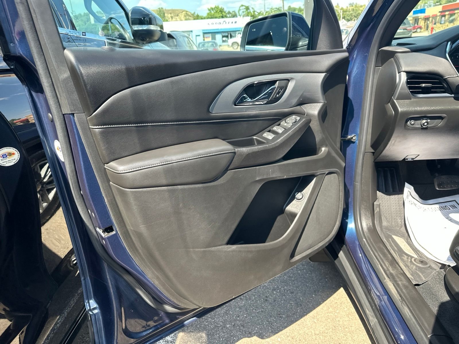 Used 2023 Blue Chevrolet LT image 18