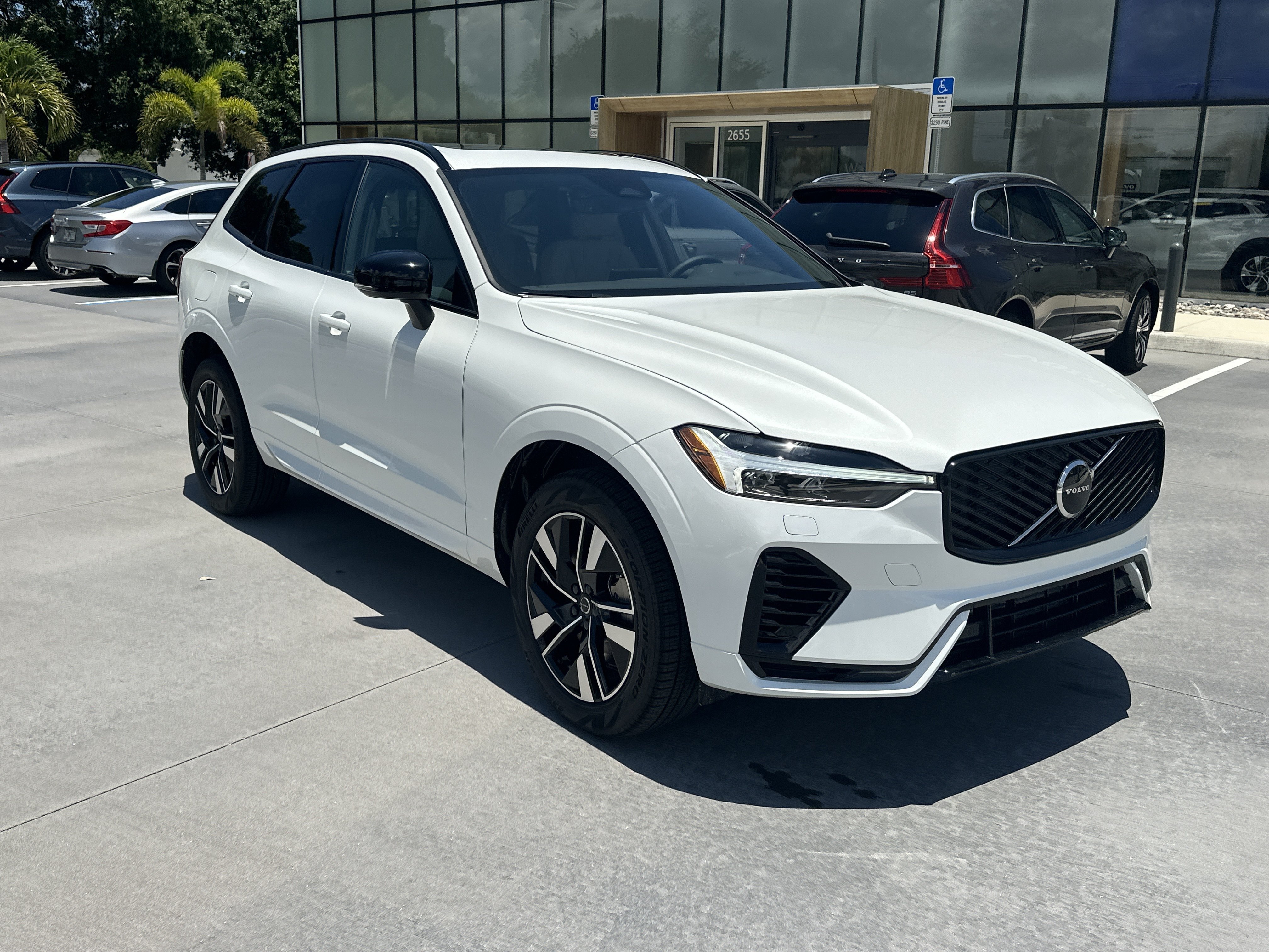 New 2026 Crystal White Volvo Core image 5