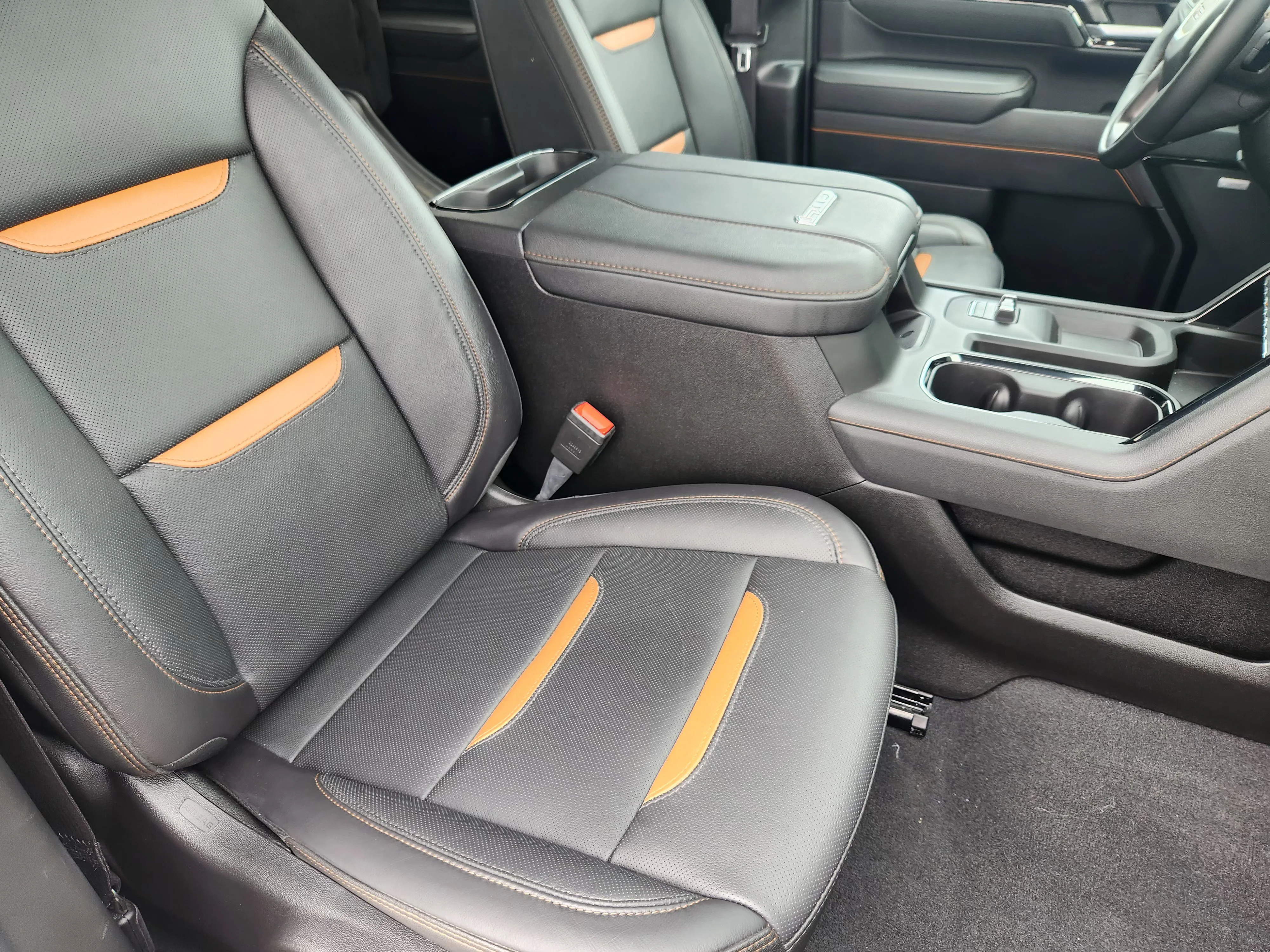 Used 2026 Titanium Rush Metallic GMC AT4 image 15