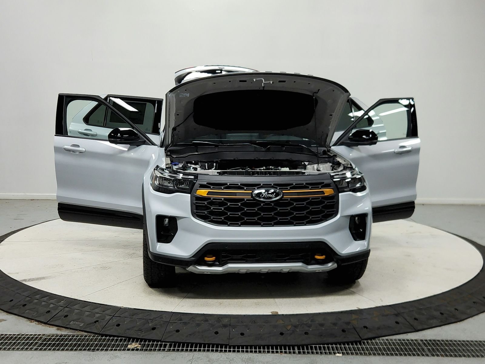 New 2026 Space White Metallic Ford Tremor® image 11