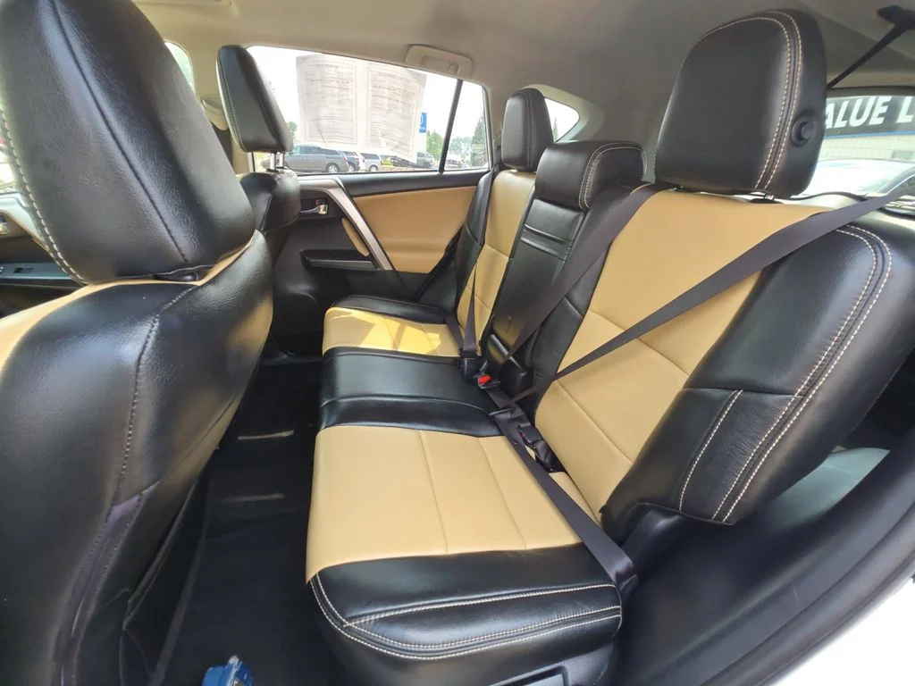 Used 2016 White Toyota XLE image 22