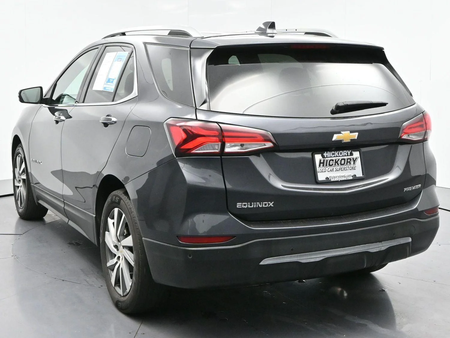 Used 2022 Iron Gray Metallic Chevrolet Premier image 5