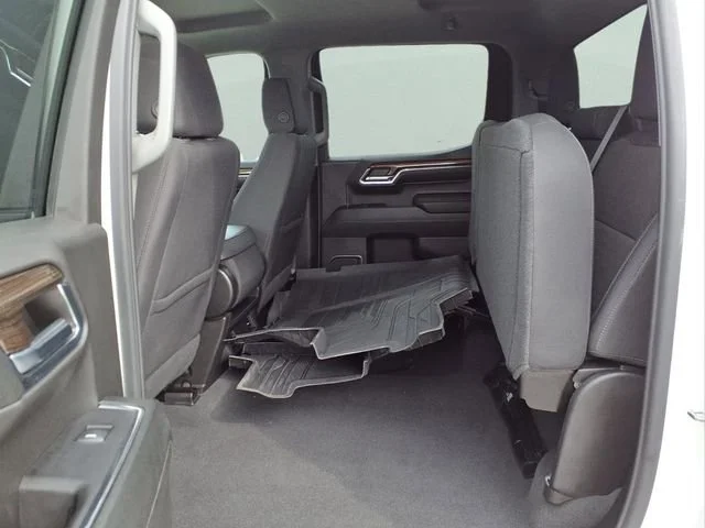 Used 2024 Summit White Chevrolet LT image 15