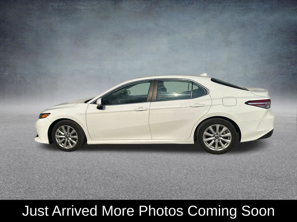 Used 2020 White Toyota LE image 3
