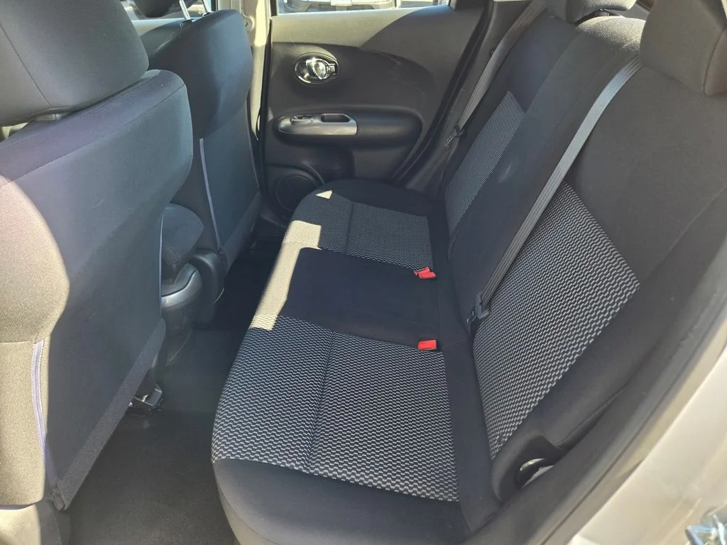 Used 2016 Silver Nissan S image 12