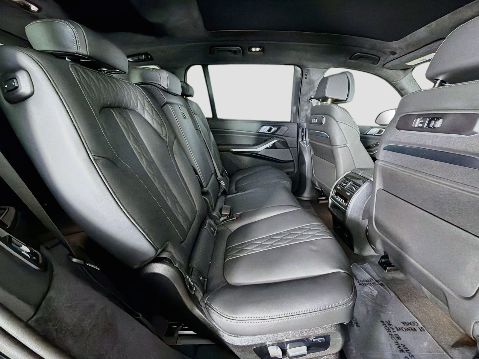 New 2027 Black Sapphire Metallic BMW xDrive40i image 30