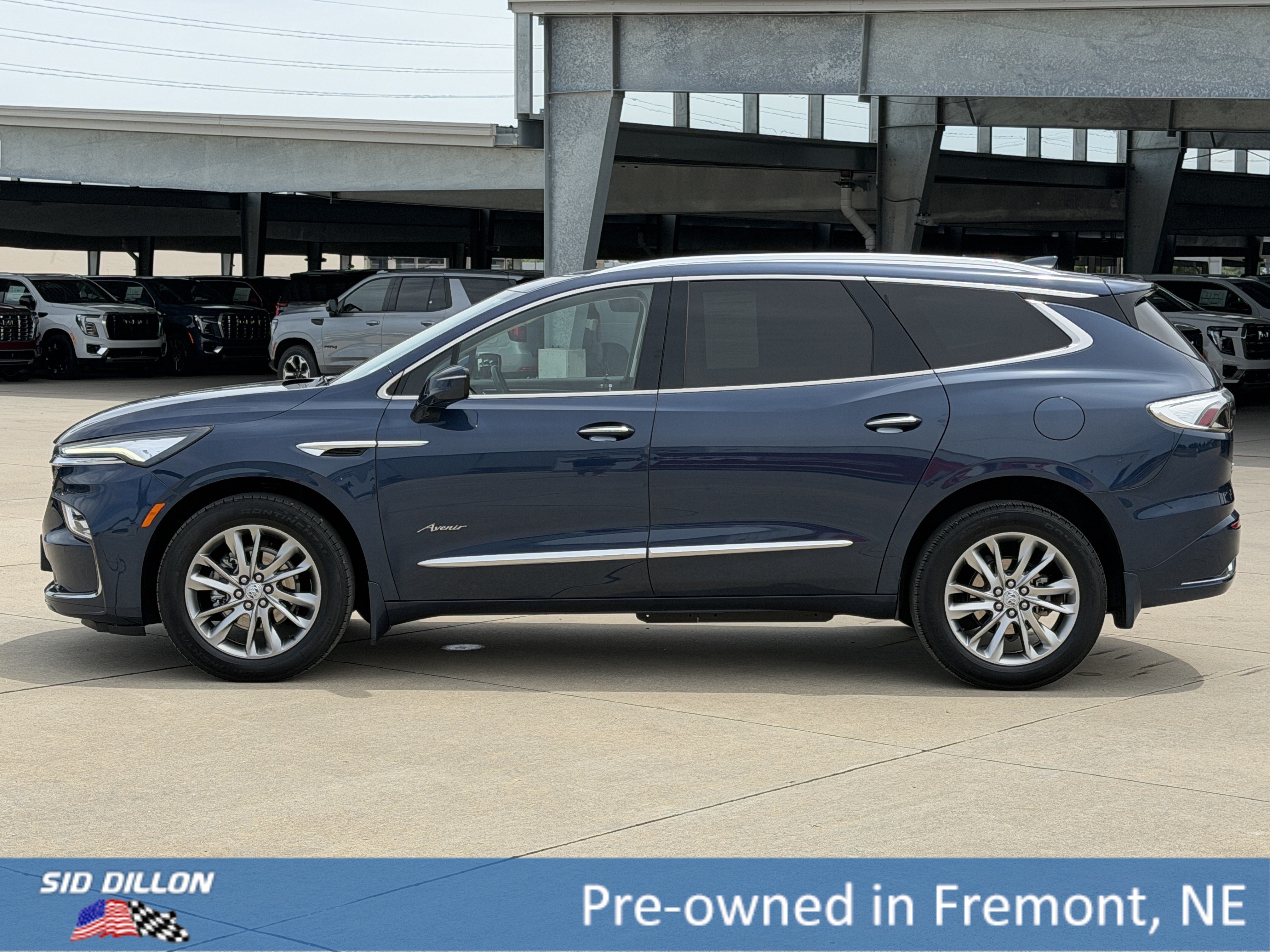 Used 2023 Emperor Blue Metallic Buick Avenir image 9