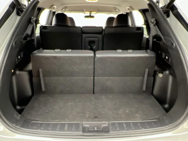 Used 2024 Silver Mitsubishi SE image 37