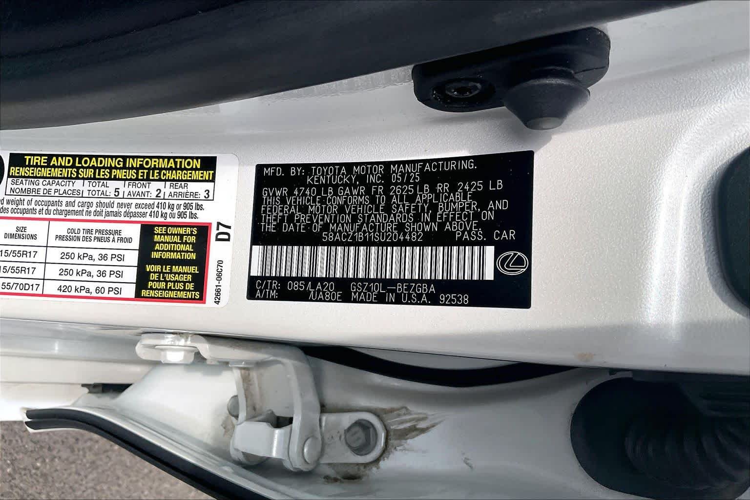 Used 2025 Eminent White Pearl Lexus  image 30