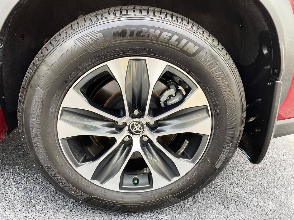 Used 2026 Ruby Flare Pearl Toyota XLE image 27