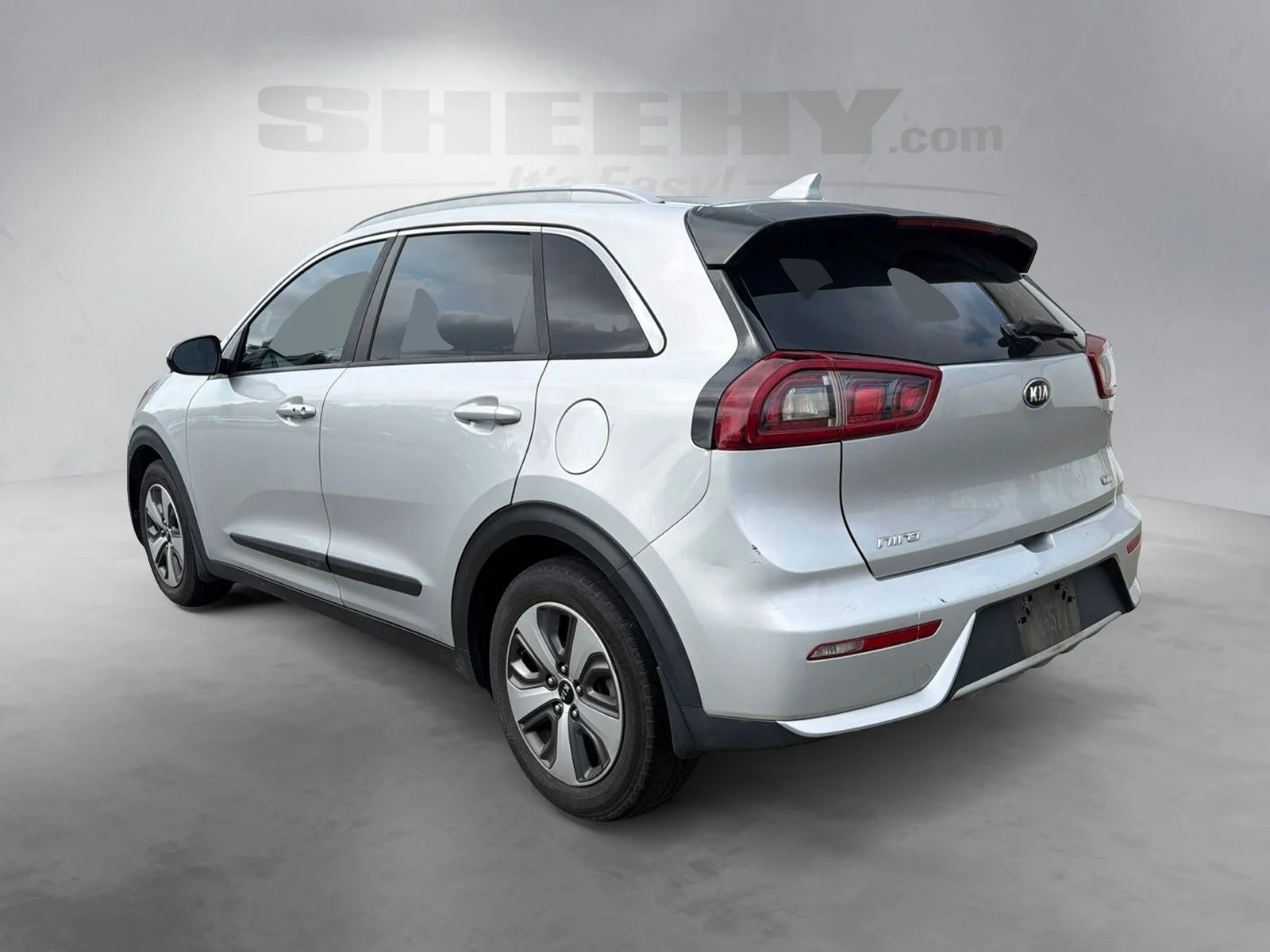 Used 2019 Silky Silver Kia LX image 13