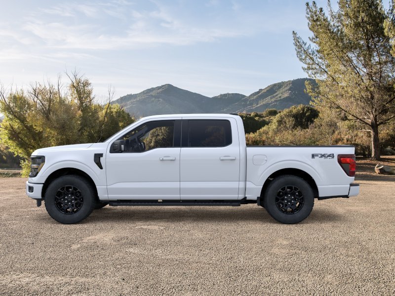 New 2026 Oxford White Ford XLT image 3