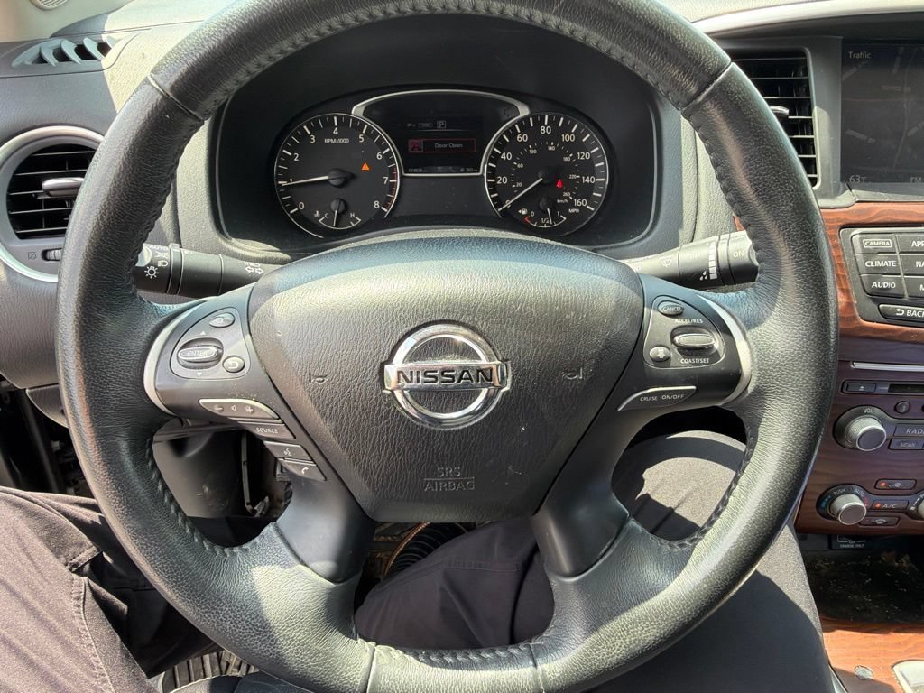 Used 2018 Magnetic Black Nissan Platinum image 7