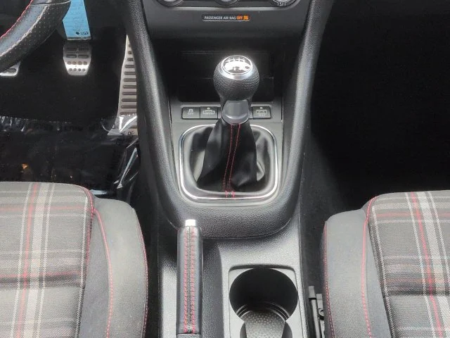 Used 2014 Black Volkswagen  image 19
