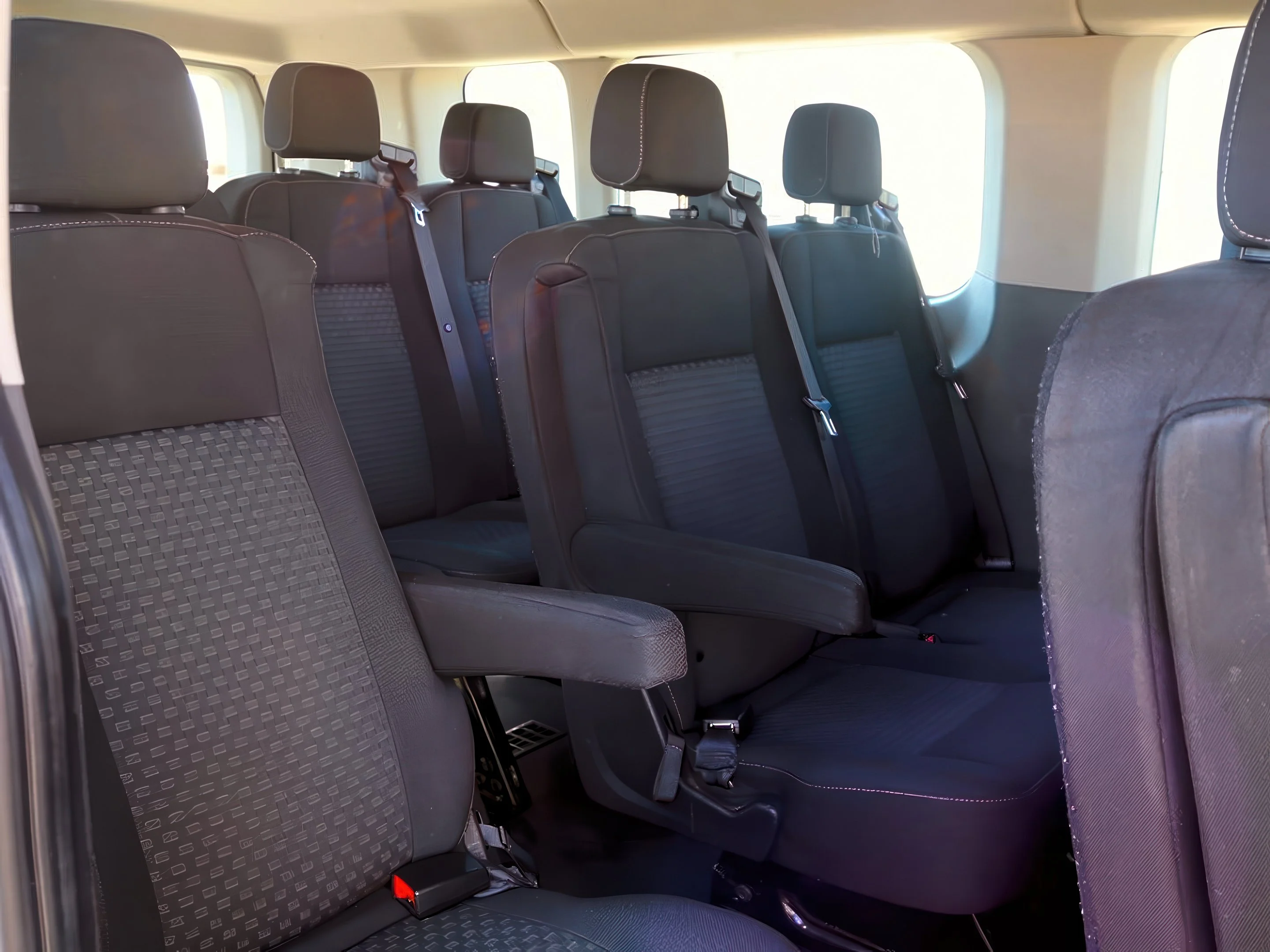 2021 Ford Transit Passenger Van XLT - Photo 22