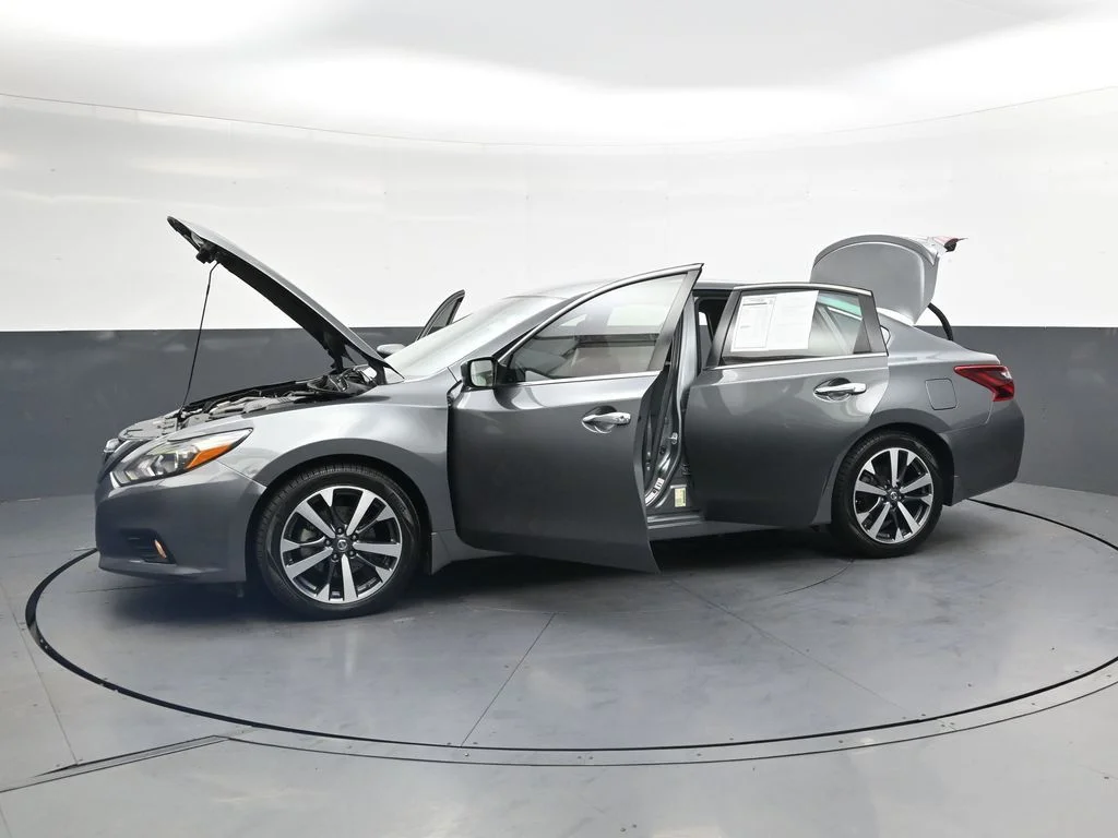 Used 2017 Gray Nissan 2.5 SR image 48
