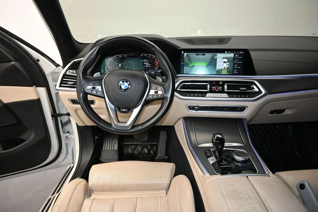 Used 2022 White BMW sDrive40i image 16