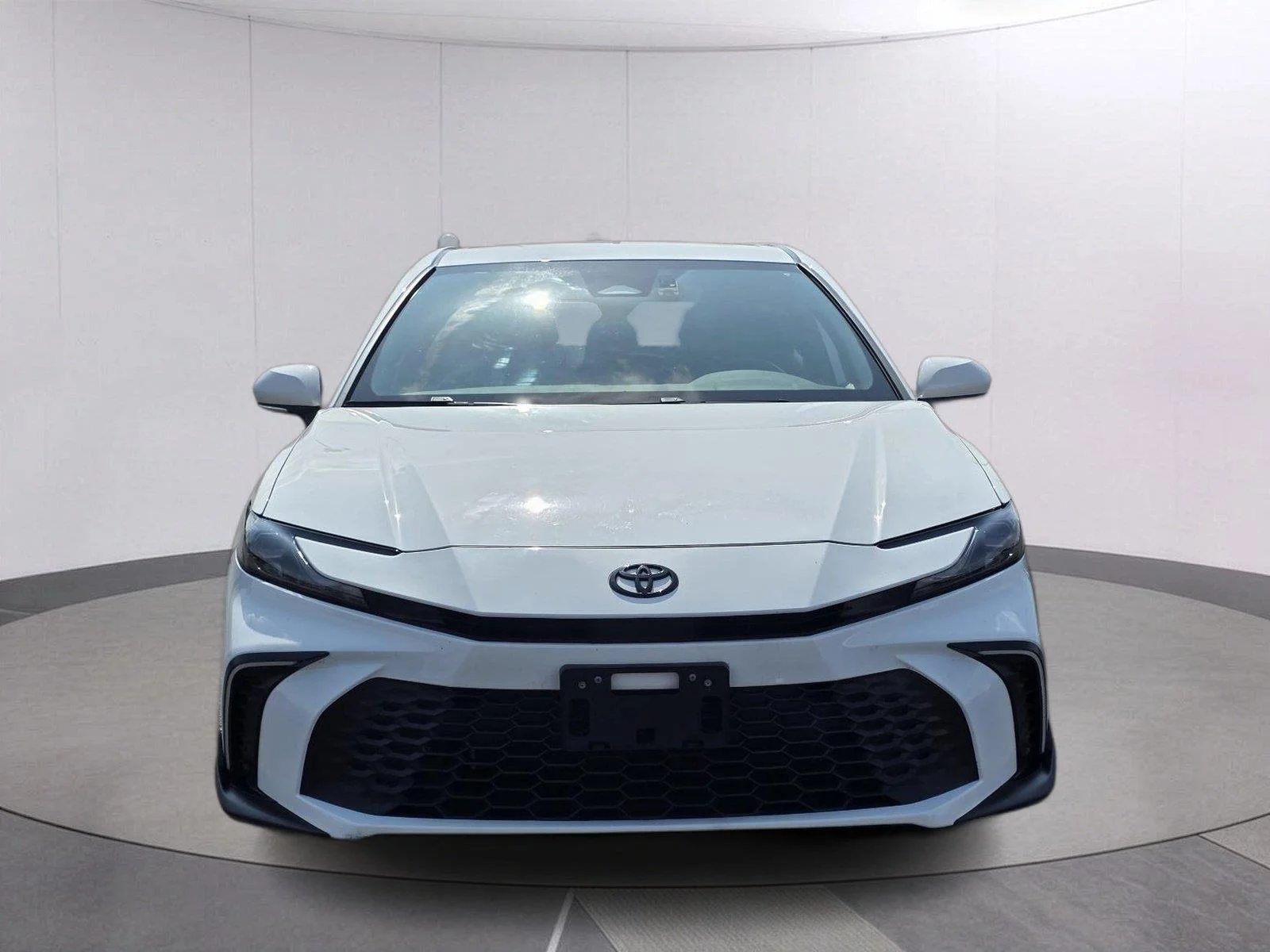 Used 2025 Ice Cap Toyota SE image 2