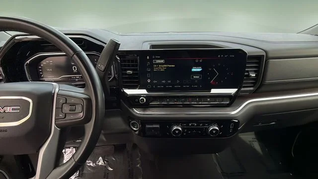 Used 2025 Silver GMC SLT image 10