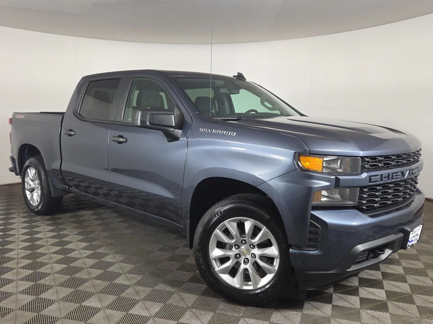 Used 2021 Shadow Gray Metallic Chevrolet Custom image 20