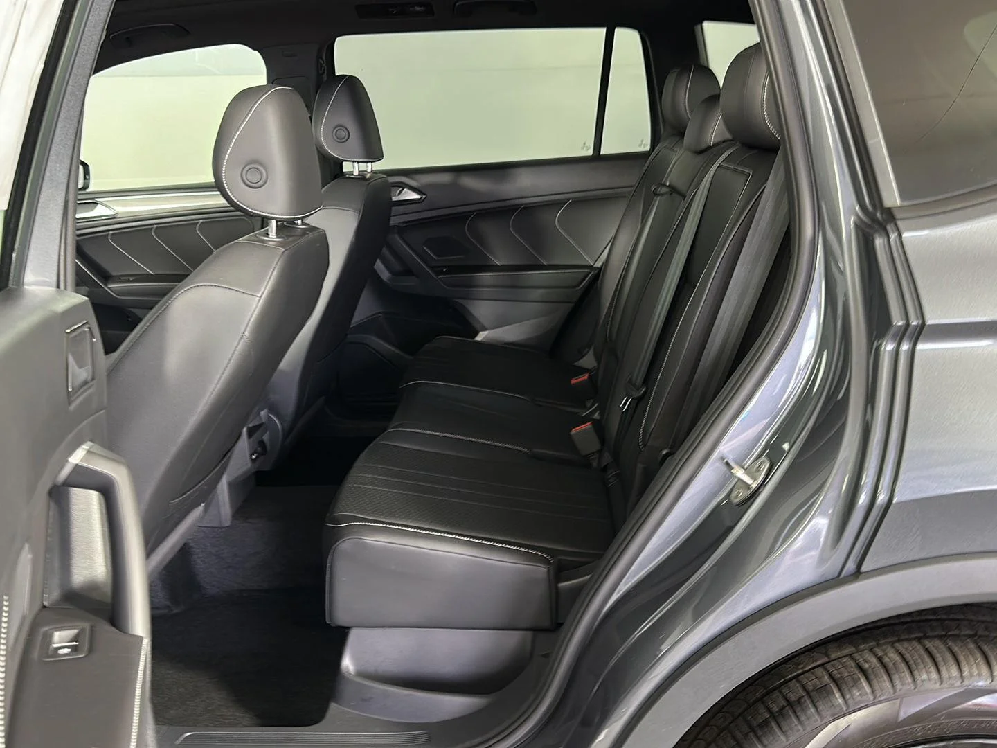 Used 2024 Platinum Gray Metallic Volkswagen SE R-Line Black image 26