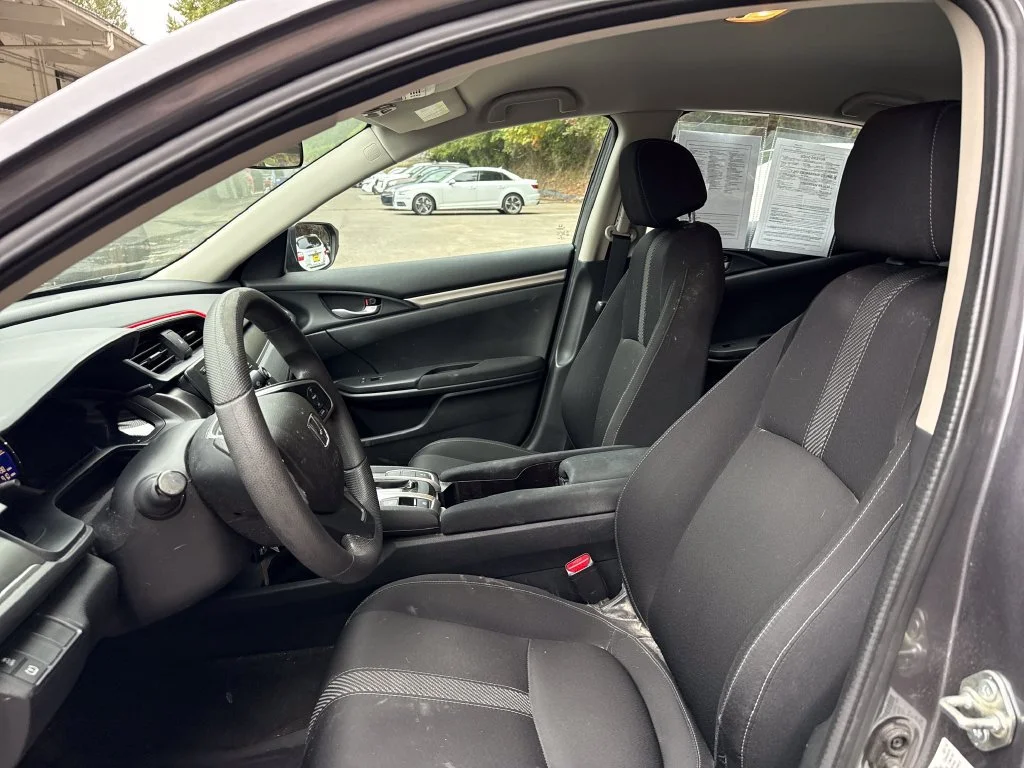 Used 2018 Modern Steel Metallic Honda LX image 9